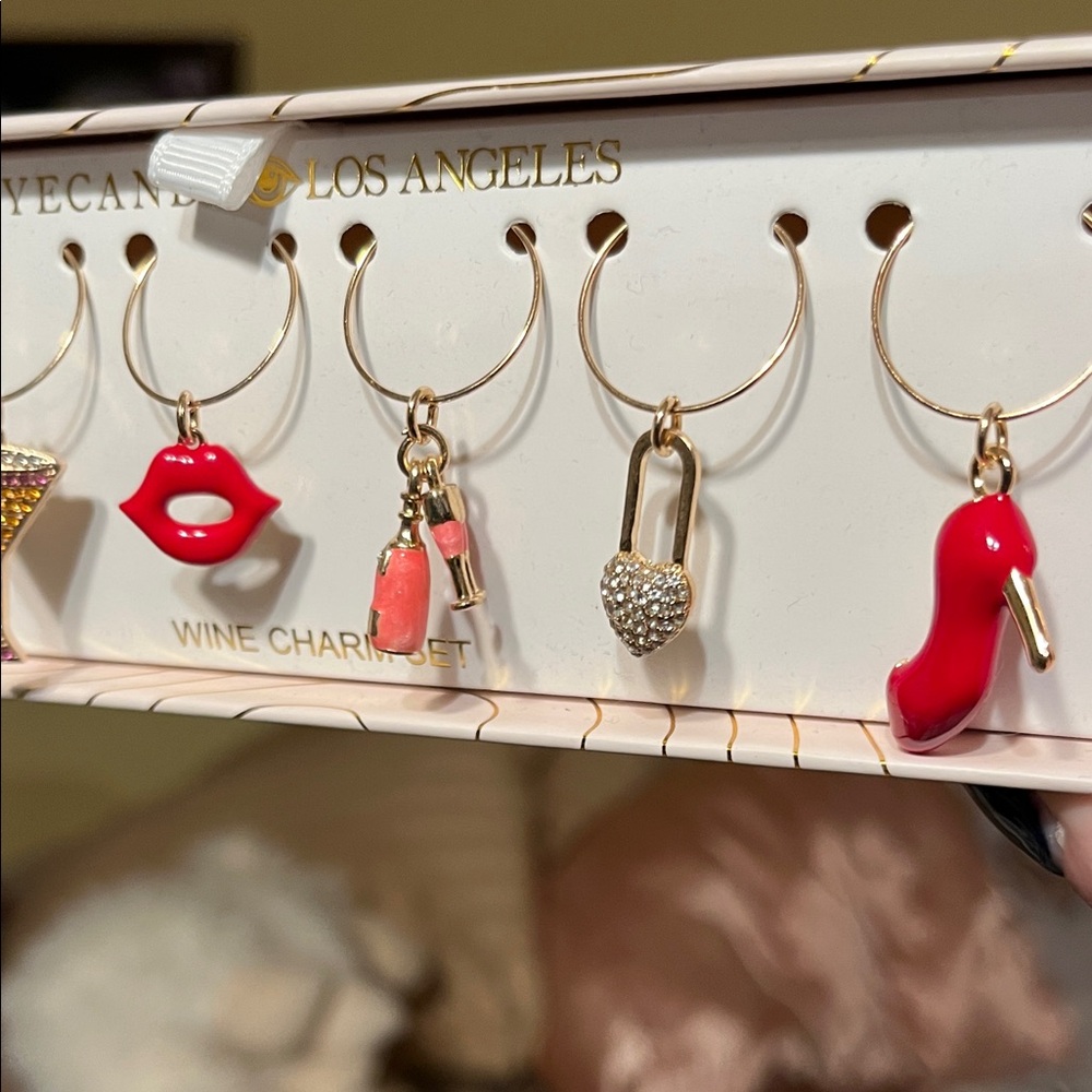 NIB Eye Candy Los Angeles Wine Charm Set 8 Charms mark your wine glasses - Picture 5 of 10